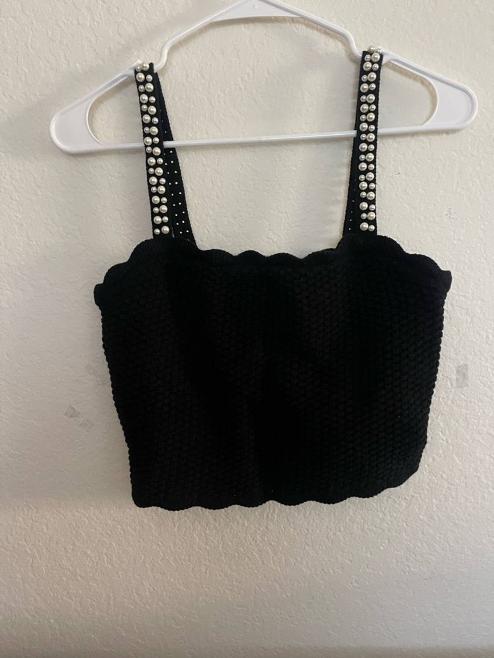 House Of Harlow 1960 Pearl Strap Cropped Sweater Tank Medium Romantic Black
